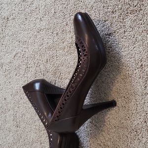 Brown pumps